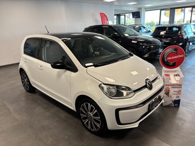 VOLKSWAGEN up! usata, con USB