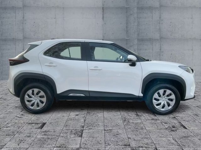 TOYOTA Yaris Cross usata, con Autoradio