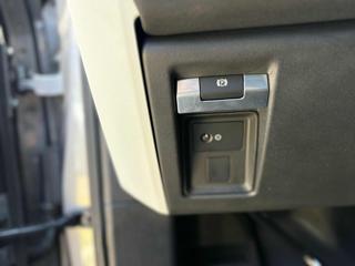 LAND ROVER Defender usata, con Bluetooth