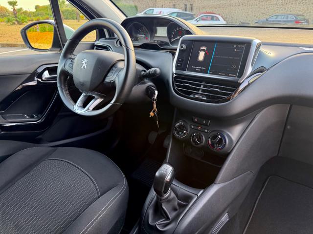 PEUGEOT 208 usata, con USB