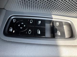 PORSCHE Taycan usata, con Volante in pelle