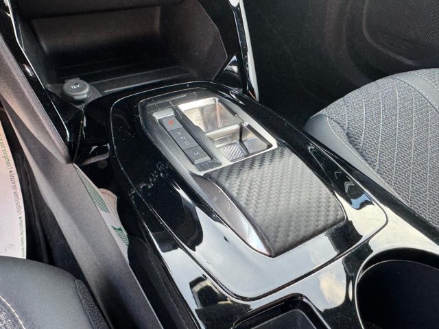 PEUGEOT 2008 usata, con Autoradio digitale