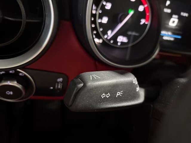 ALFA ROMEO Stelvio usata, con Sedili sportivi