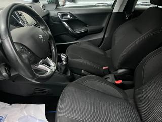 PEUGEOT 208 usata, con Specchietti laterali elettrici