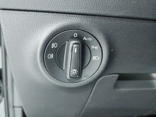SKODA Karoq usata, con Bluetooth