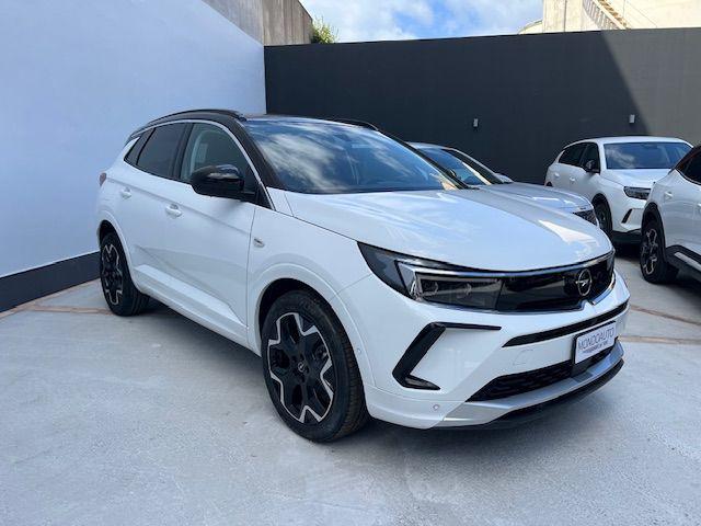 OPEL Grandland usata, con Airbag laterali