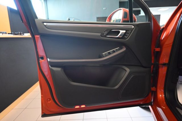 PORSCHE Macan usata 144