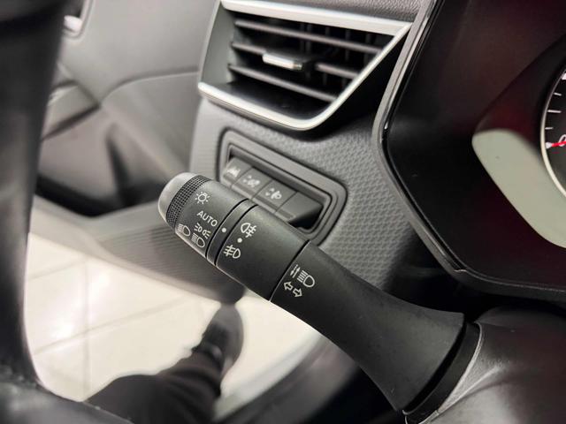 RENAULT Clio usata, con Sensori di parcheggio posteriori