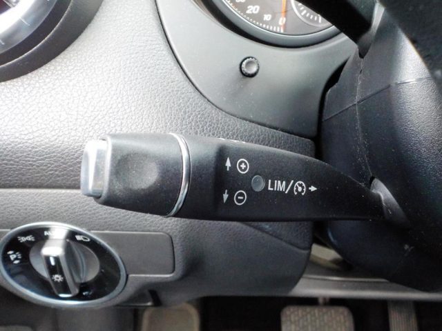 MERCEDES-BENZ CLA 200 usata, con MP3