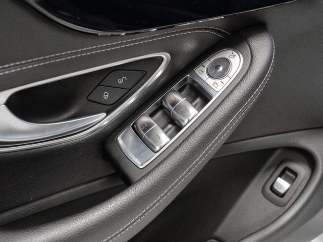 MERCEDES-BENZ C 220 usata, con Sistema di navigazione