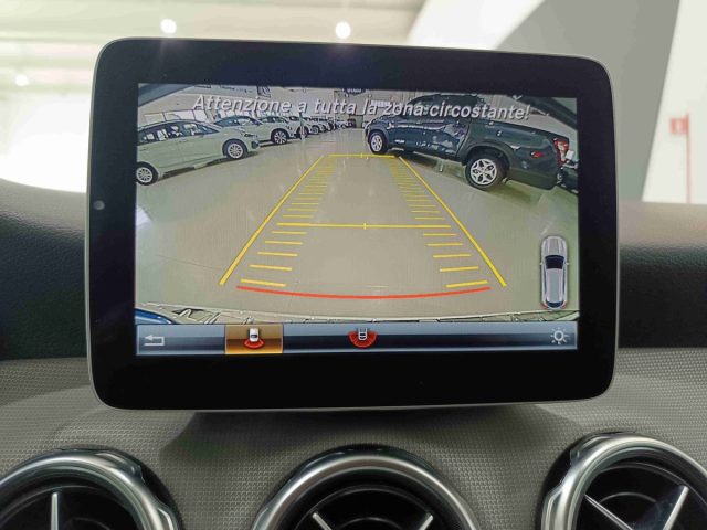 MERCEDES-BENZ GLA 200 usata, con Specchietti laterali elettrici
