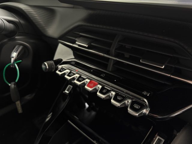 PEUGEOT 2008 usata, con USB