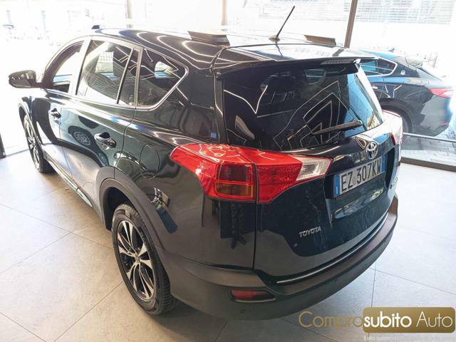 TOYOTA RAV 4 MY23 usata, con Airbag Passeggero