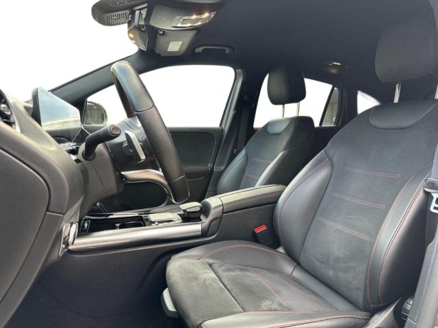 MERCEDES-BENZ GLA 200 usata, con Controllo automatico clima