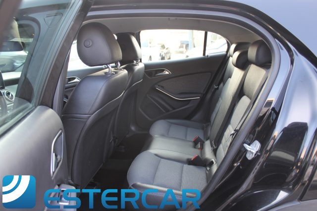 MERCEDES-BENZ GLA 180 usata, con Lettore CD