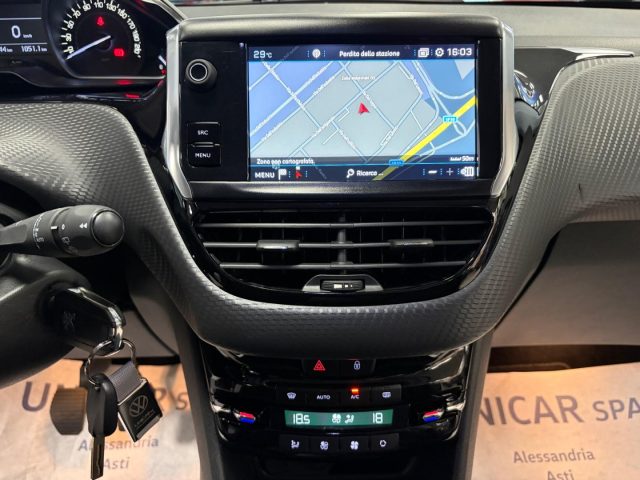 PEUGEOT 208 usata, con USB
