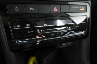 VOLKSWAGEN T-Cross usata 10