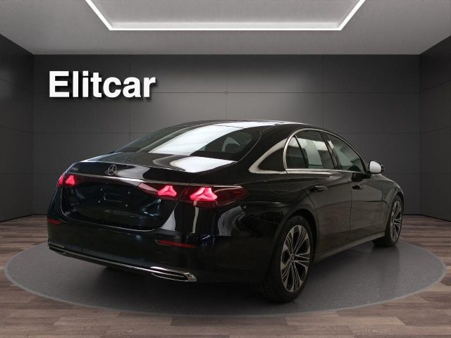 MERCEDES-BENZ E 220 usata, con Alzacristalli elettrici