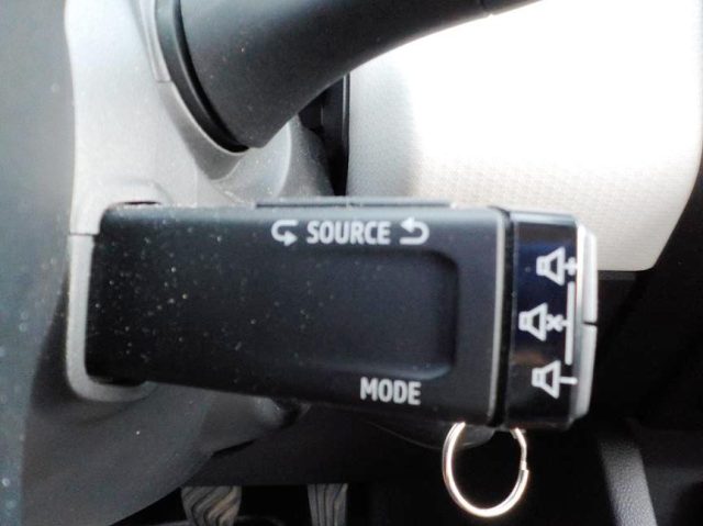 RENAULT Clio usata, con Volante in pelle