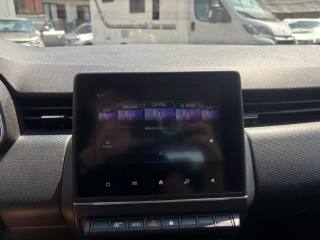 RENAULT Clio usata, con Touch screen