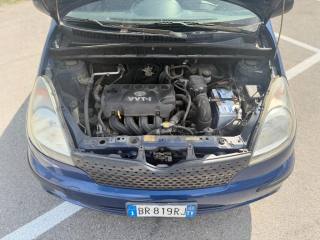 TOYOTA Yaris usata 24