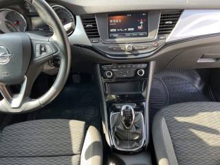 OPEL Astra usata, con Servosterzo