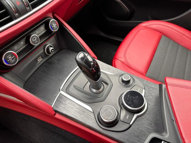ALFA ROMEO Stelvio usata, con Controllo automatico clima