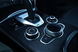 ALFA ROMEO Stelvio usata, con Chiusura centralizzata telecomandata