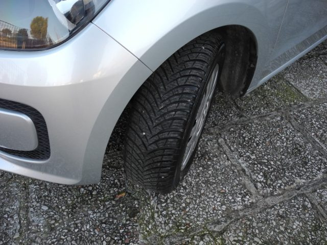 VOLKSWAGEN up! usata 46