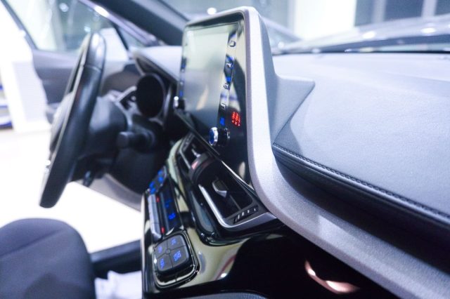 TOYOTA C-HR usata, con Vetri oscurati