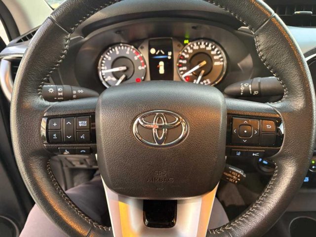 TOYOTA Hilux usata, con Sedile posteriore sdoppiato
