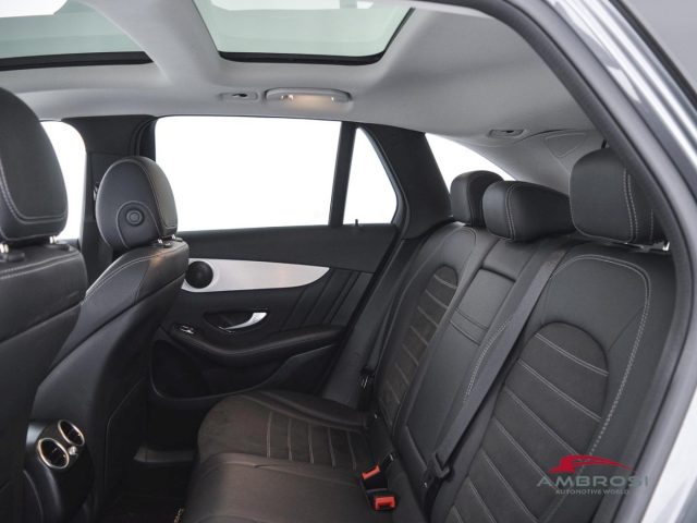 MERCEDES-BENZ GLC 220 usata 9