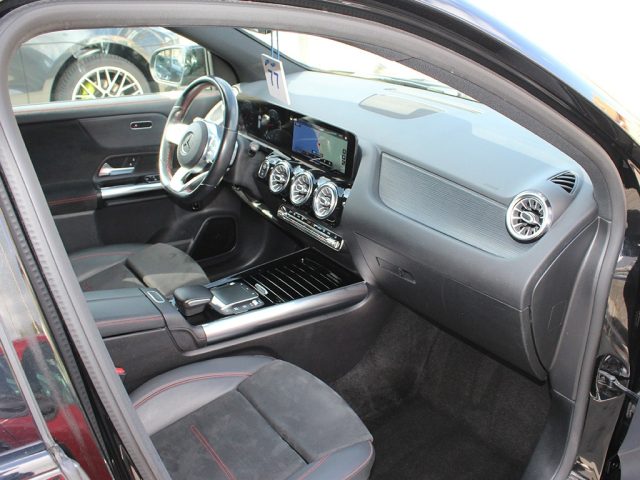 MERCEDES-BENZ GLA 200 usata, con Climatizzatore