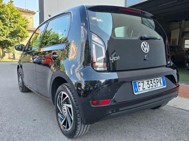 VOLKSWAGEN up! usata, con Autoradio