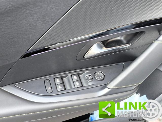 PEUGEOT 208 usata, con Leve al volante