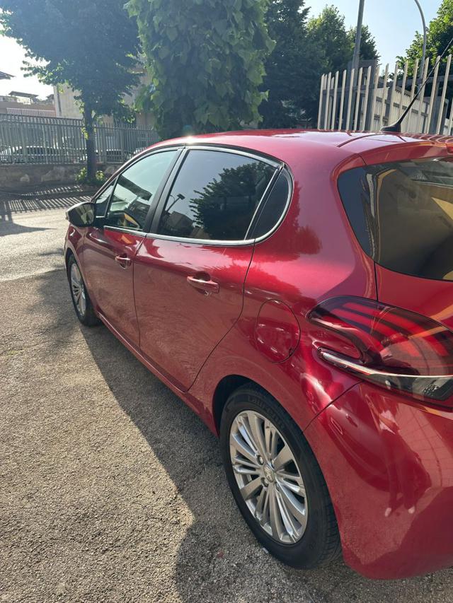 PEUGEOT 208 usata, con Autoradio