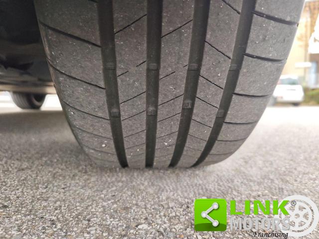 MERCEDES-BENZ EQA usata, con Climatizzatore