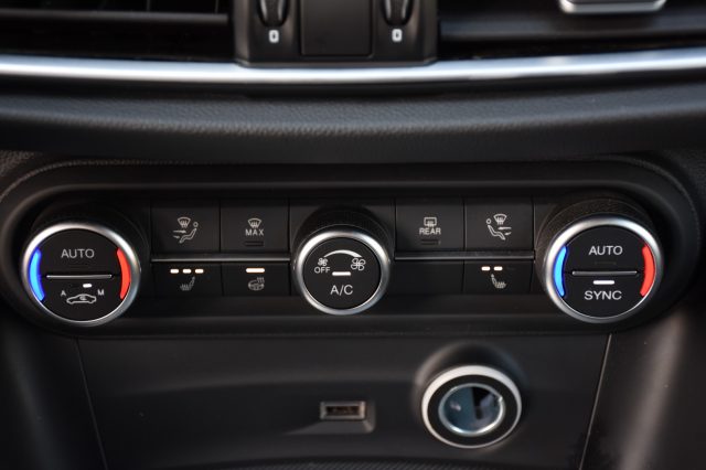 ALFA ROMEO Stelvio usata, con Sedili sportivi