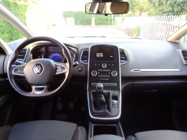 RENAULT Grand Scenic usata, con Controllo automatico clima