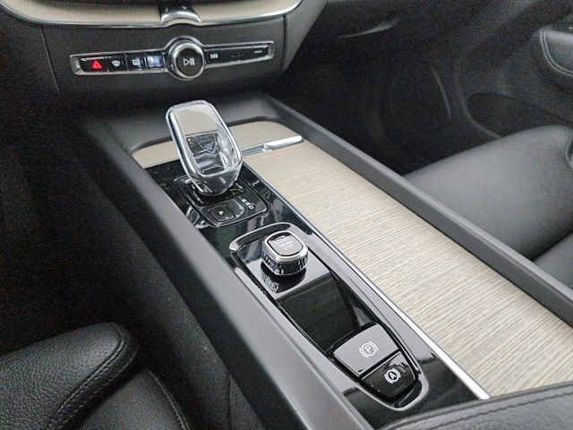 VOLVO XC60 usata, con Fari LED