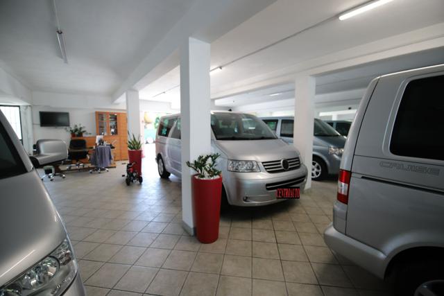 VOLKSWAGEN Multivan usata, con Pneumatici estivi