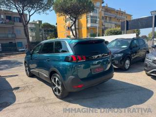 PEUGEOT 5008 usata, con Boardcomputer