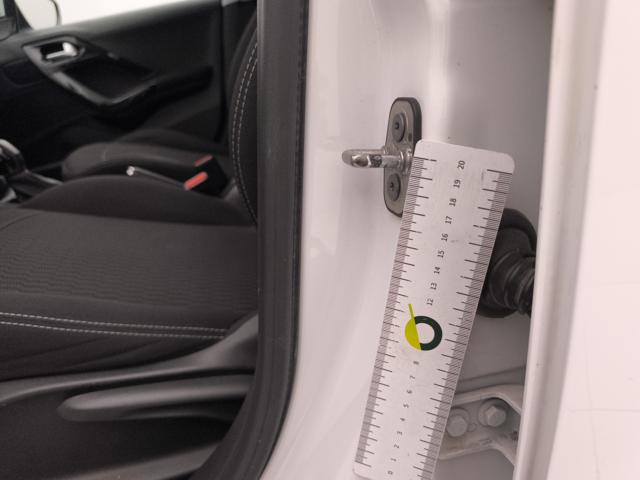 PEUGEOT 208 usata 37