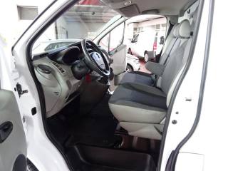 OPEL Vivaro usata, con Hill holder