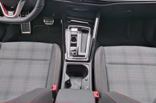 VOLKSWAGEN Golf usata, con Servosterzo