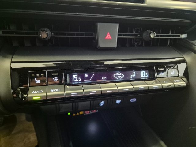 TOYOTA C-HR usata, con Autoradio digitale