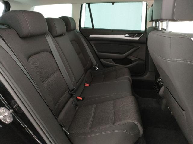 VOLKSWAGEN Passat Variant usata, con Volante in pelle