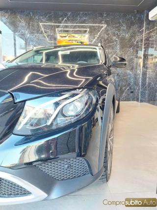 MERCEDES-BENZ E 220 usata, con Controllo trazione