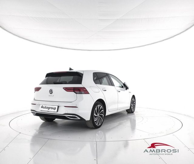 VOLKSWAGEN Golf usata 2