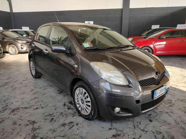 TOYOTA Yaris usata, con Boardcomputer